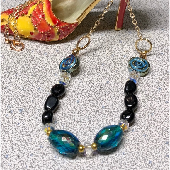 Pretty blue and black necklace-artisan - Picture 5 of 7